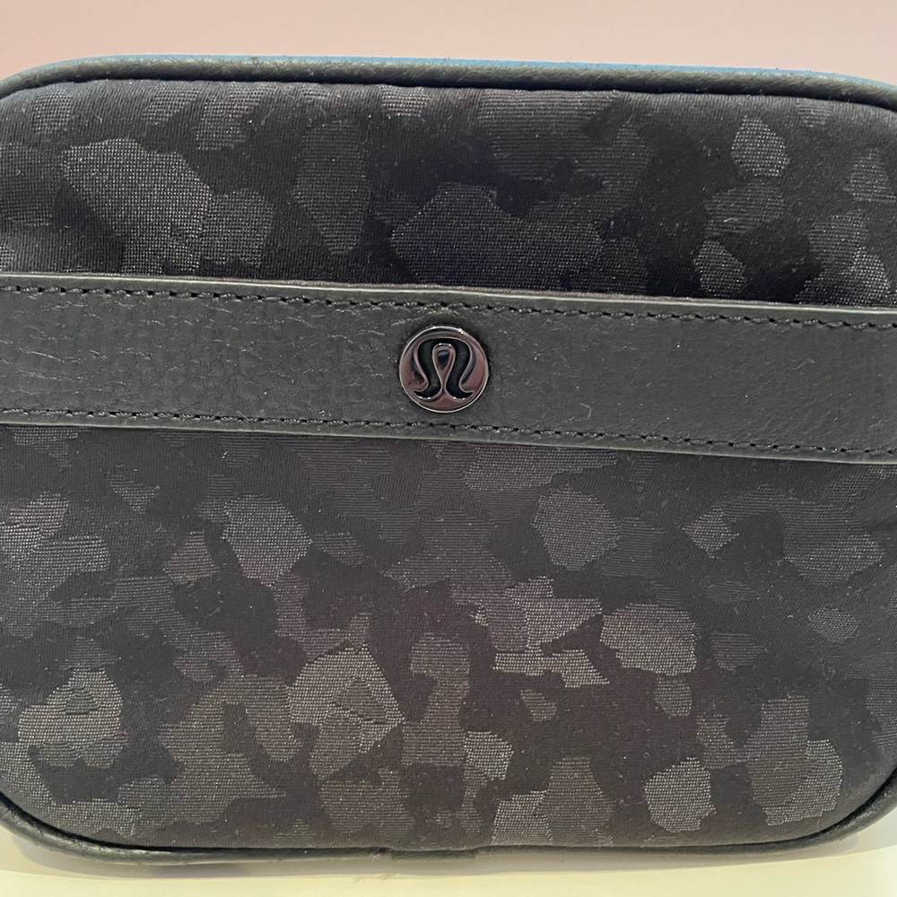 Lululemon Now and Always Crossbody Mini